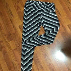 Lularoe tall and curvy leggings